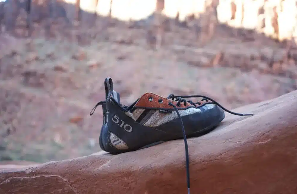 Chausson Escalade Lacets ou Scratch : Lequel Choisir ?