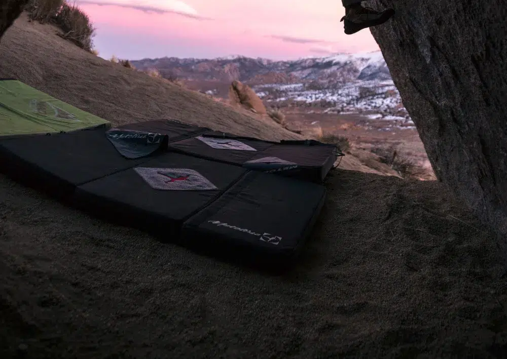 Guide Ultime pour Choisir son Crash Pad Escaladeur