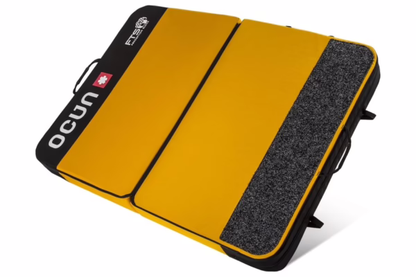 Avis du crash pad Ocun Dominator FTS Boulder : Un 2-en-1 pour les grimpeurs mobiles 🧗‍♂️