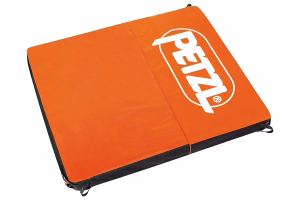 🧗 Test & Avis du crashpad Petzl Viola : le compagnon idéal du bloc ?